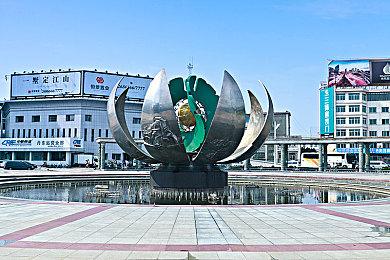 《巫师》系列新作使用虚幻5开发支持协作玩法